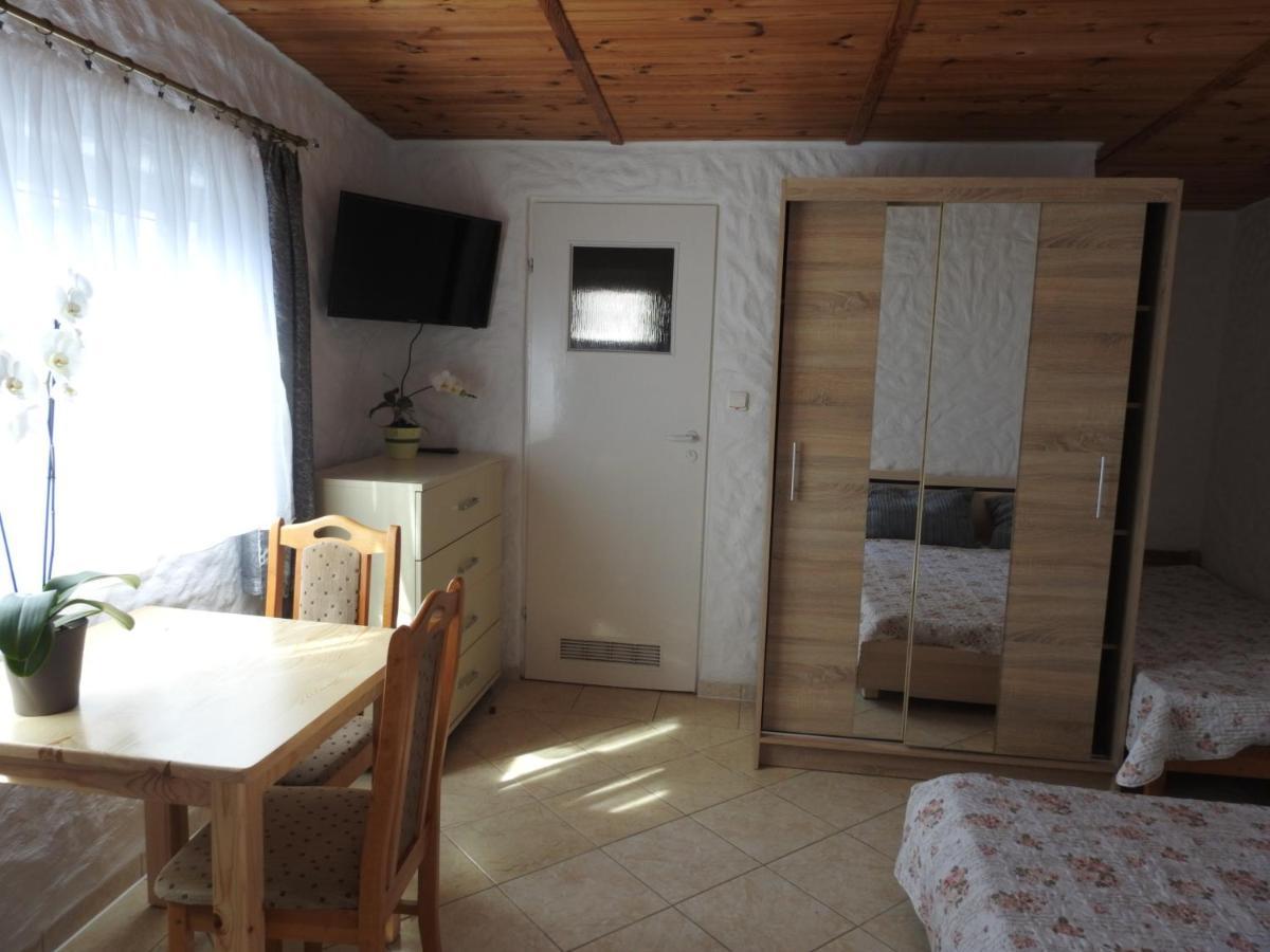 Malwa Apartment Jezierzany Exterior photo
