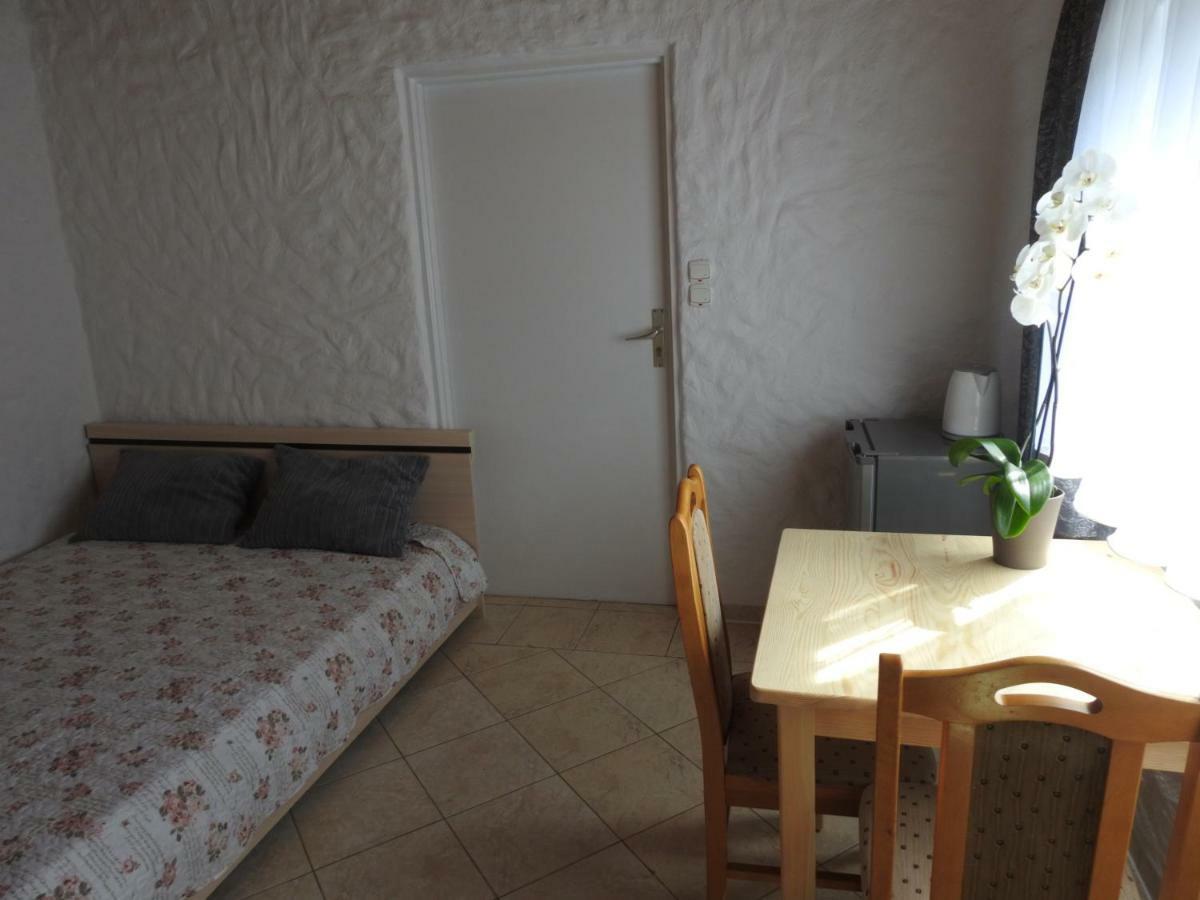 Malwa Apartment Jezierzany Exterior photo
